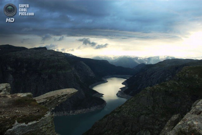 Скала «Язык Тролля» в Норвегии (фото + видео)