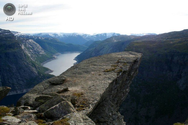Скала «Язык Тролля» в Норвегии (фото + видео)